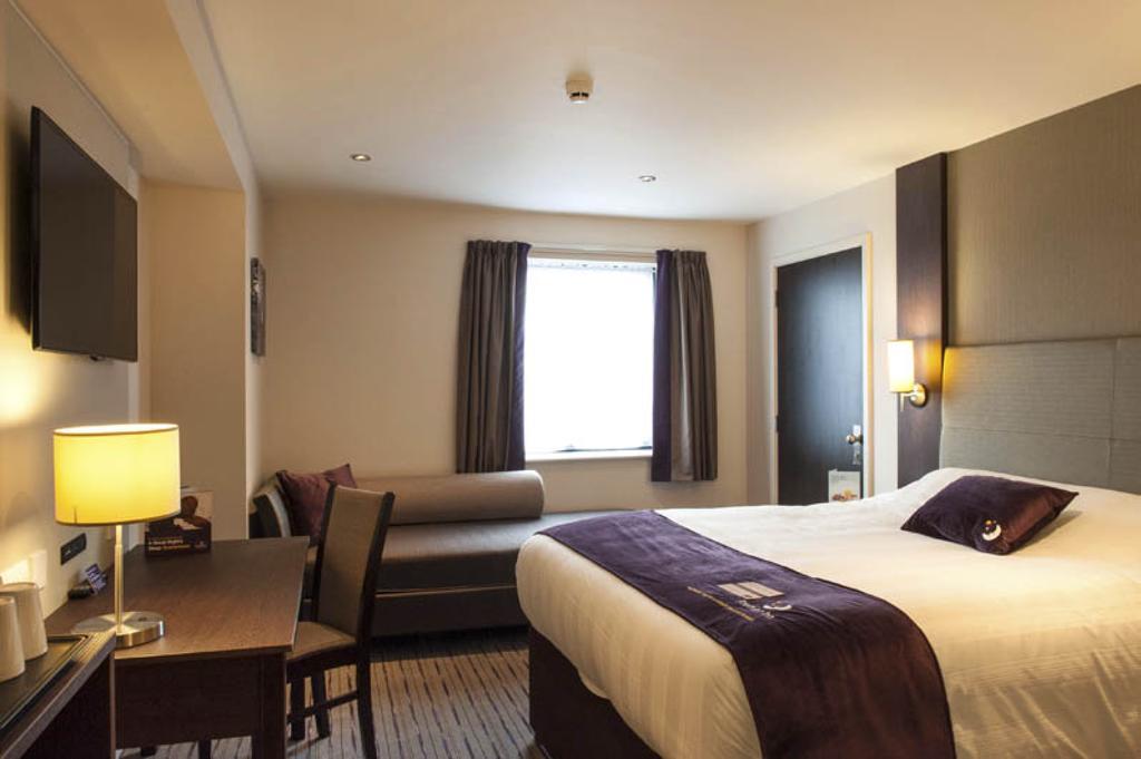 Premier Inn Tring Habitación foto