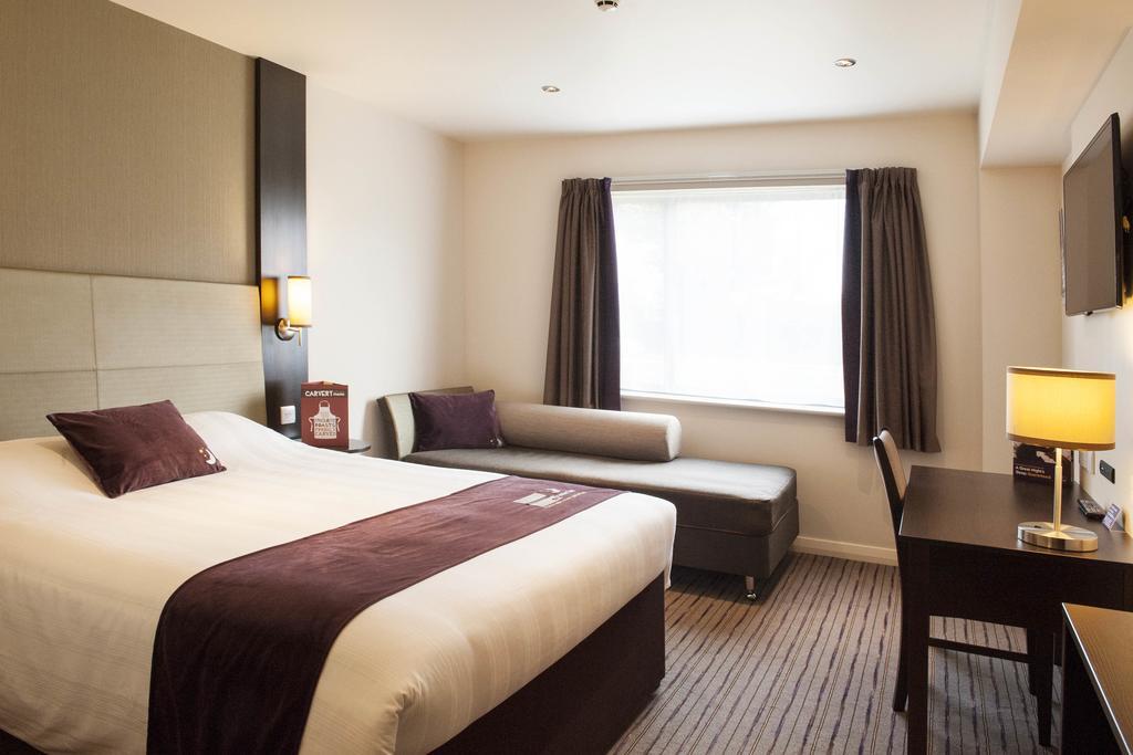 Premier Inn Tring Habitación foto